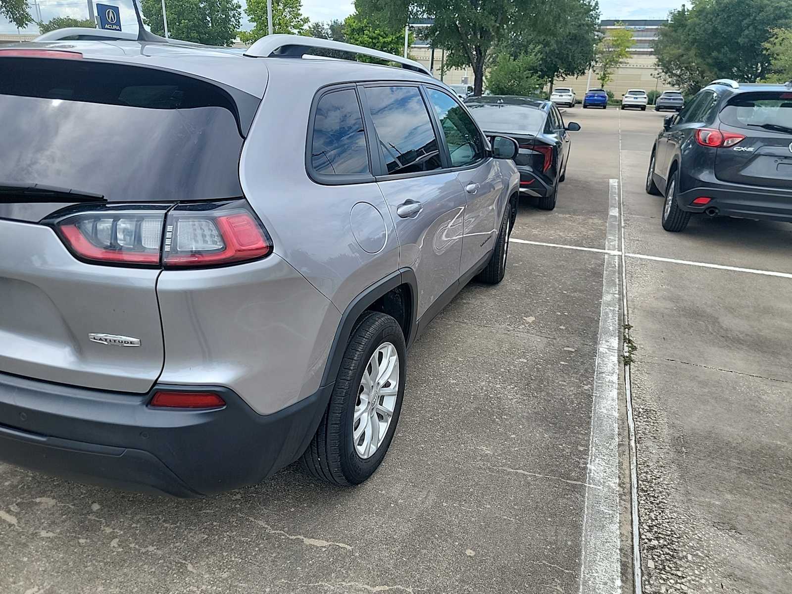 Thumbnail: 2020 Jeep Cherokee - 5