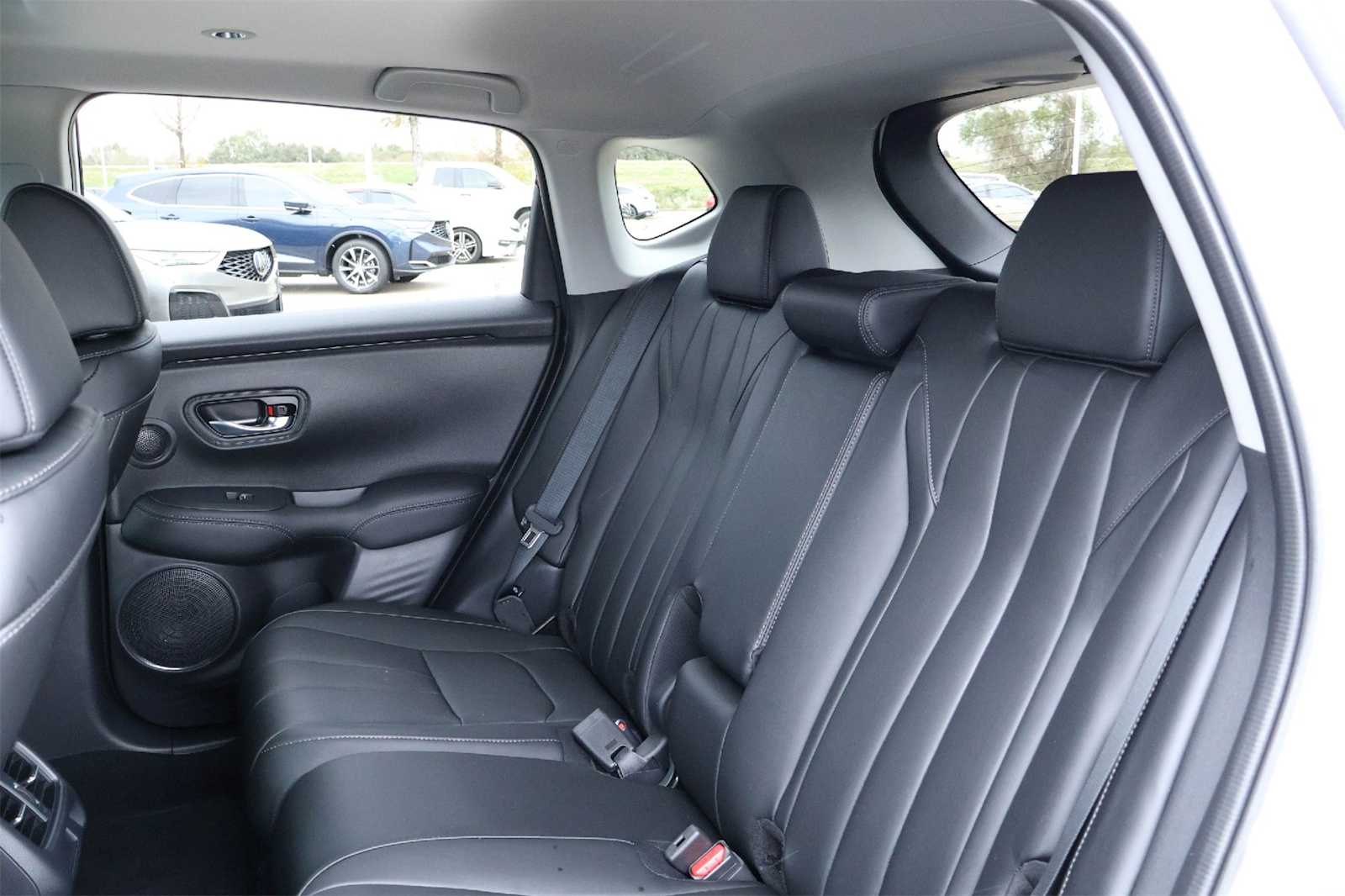 Thumbnail: 2025 Acura ADX - 13