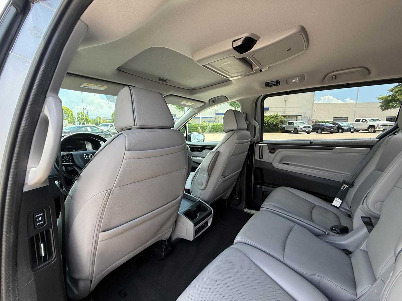 Thumbnail: 2023 Honda Odyssey - 12