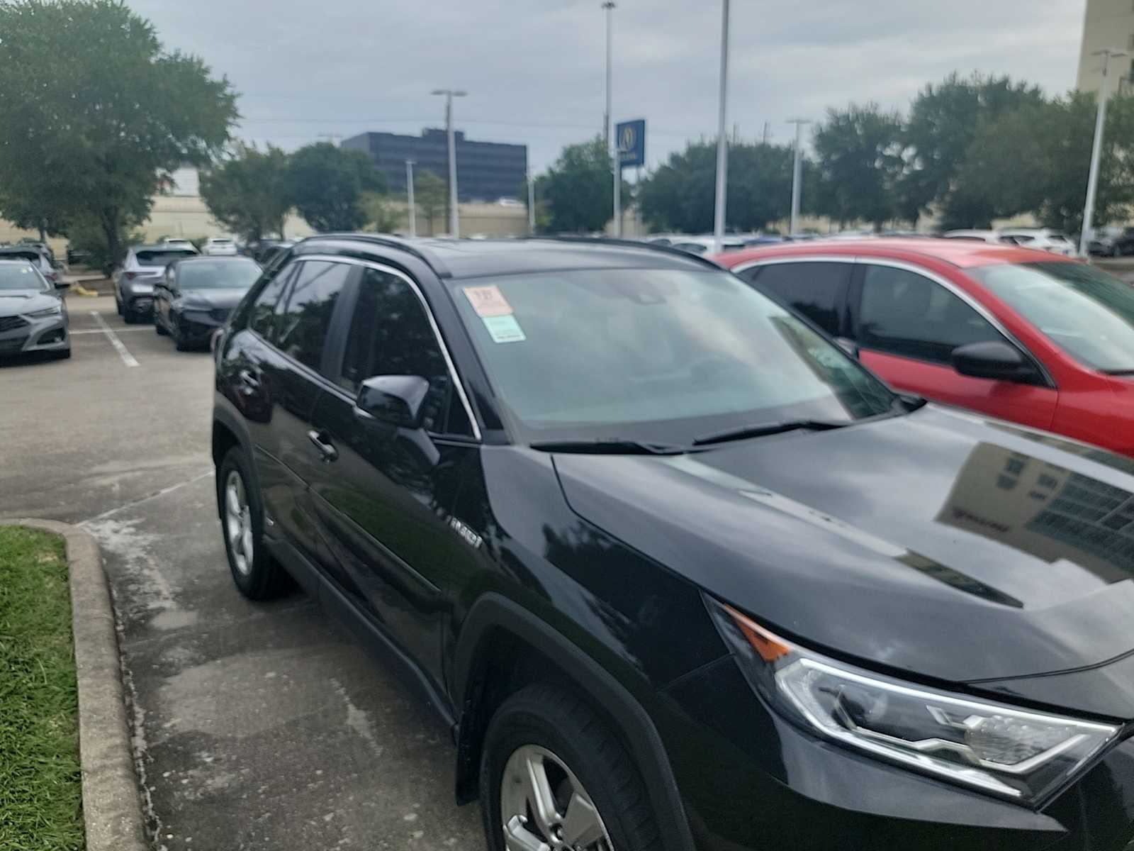 Thumbnail: 2021 Toyota RAV4 - 3