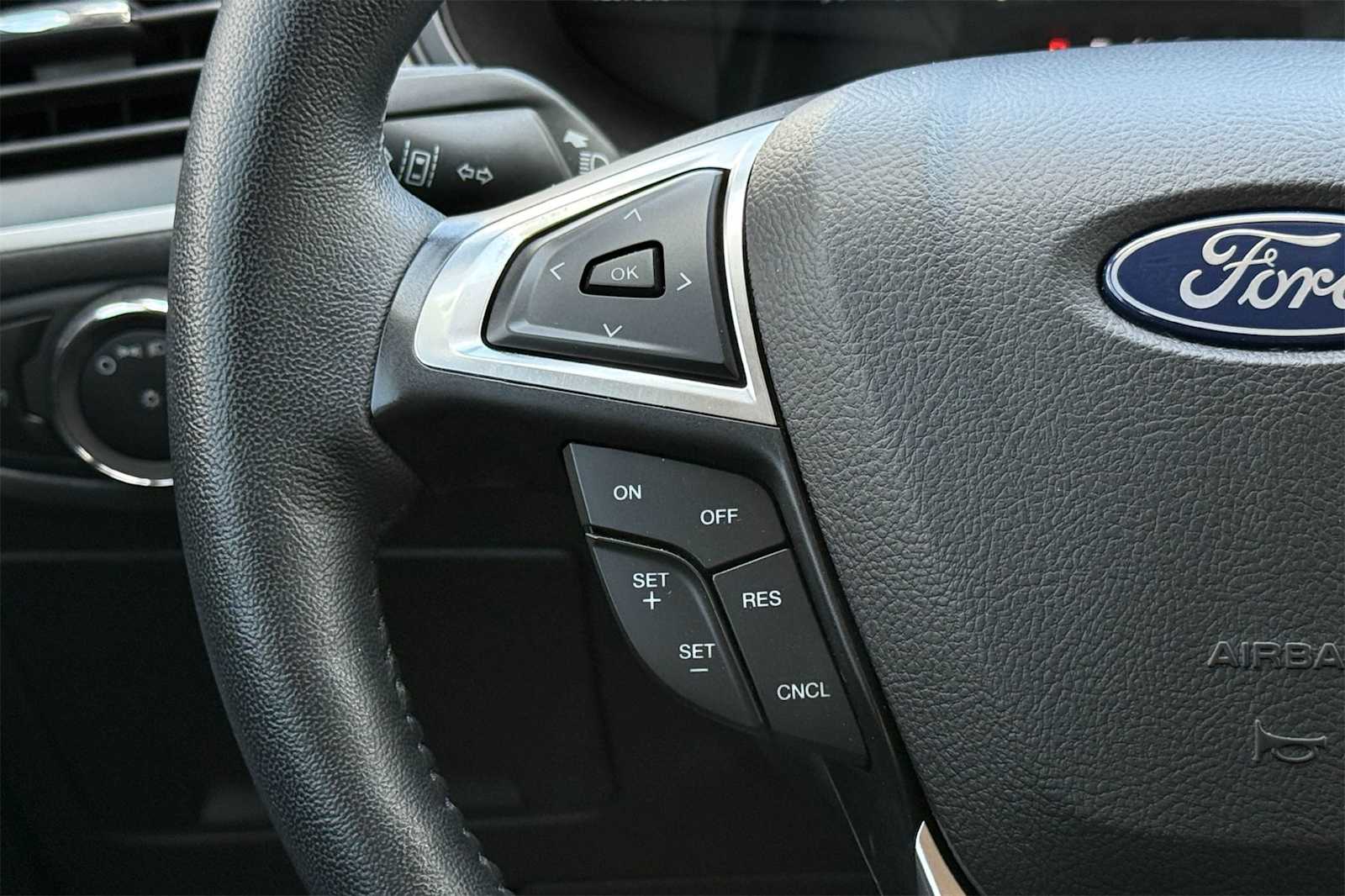 Thumbnail: 2023 Ford Edge - 22