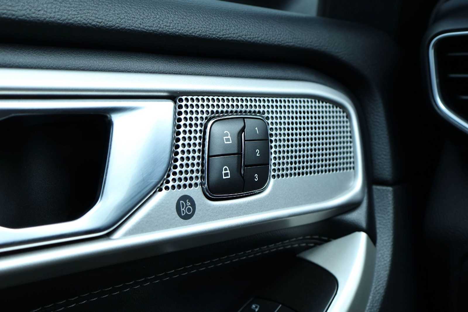 Thumbnail: 2021 Ford Explorer - 25