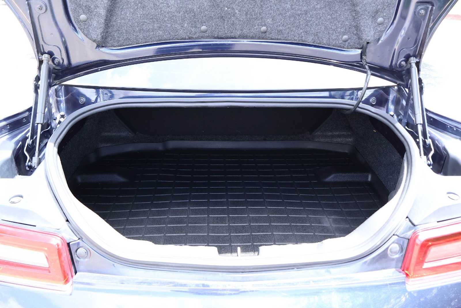 Thumbnail: 2015 Chevrolet Camaro - 18