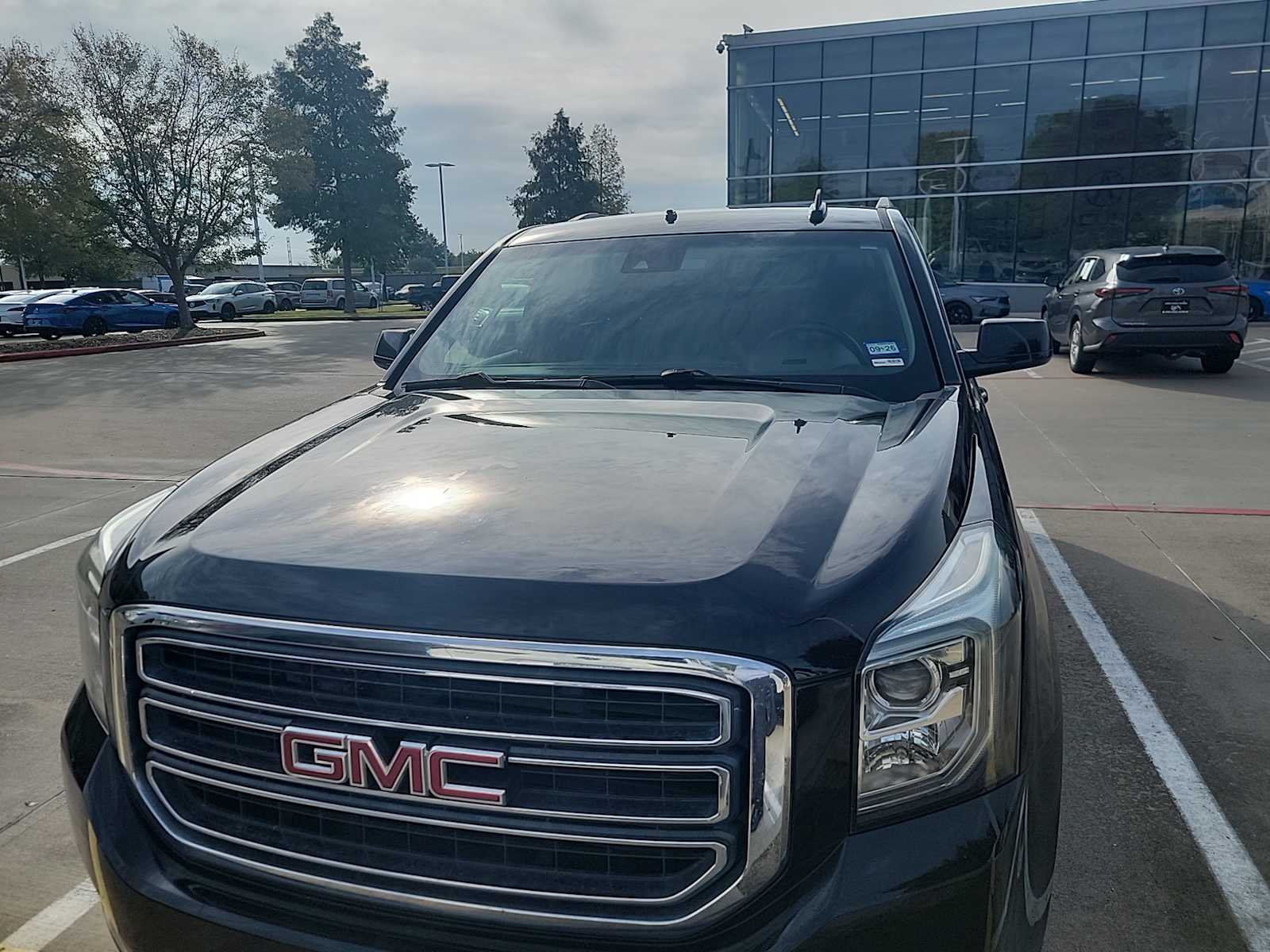 Thumbnail: 2019 GMC Yukon XL - 2