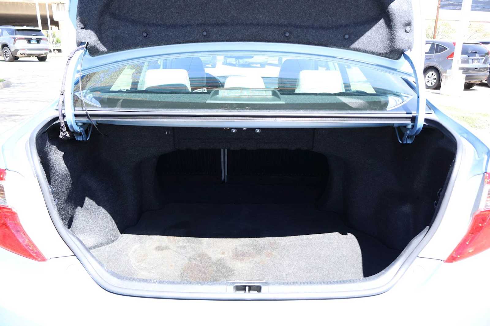 Thumbnail: 2013 Toyota Camry - 19