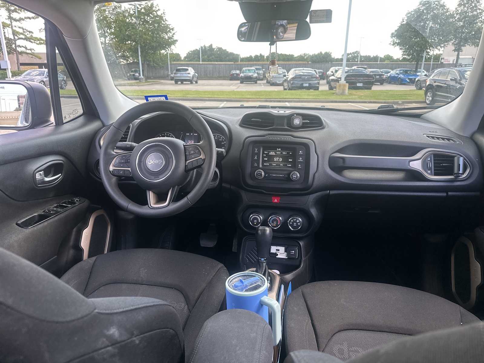 Thumbnail: 2016 Jeep Renegade - 8