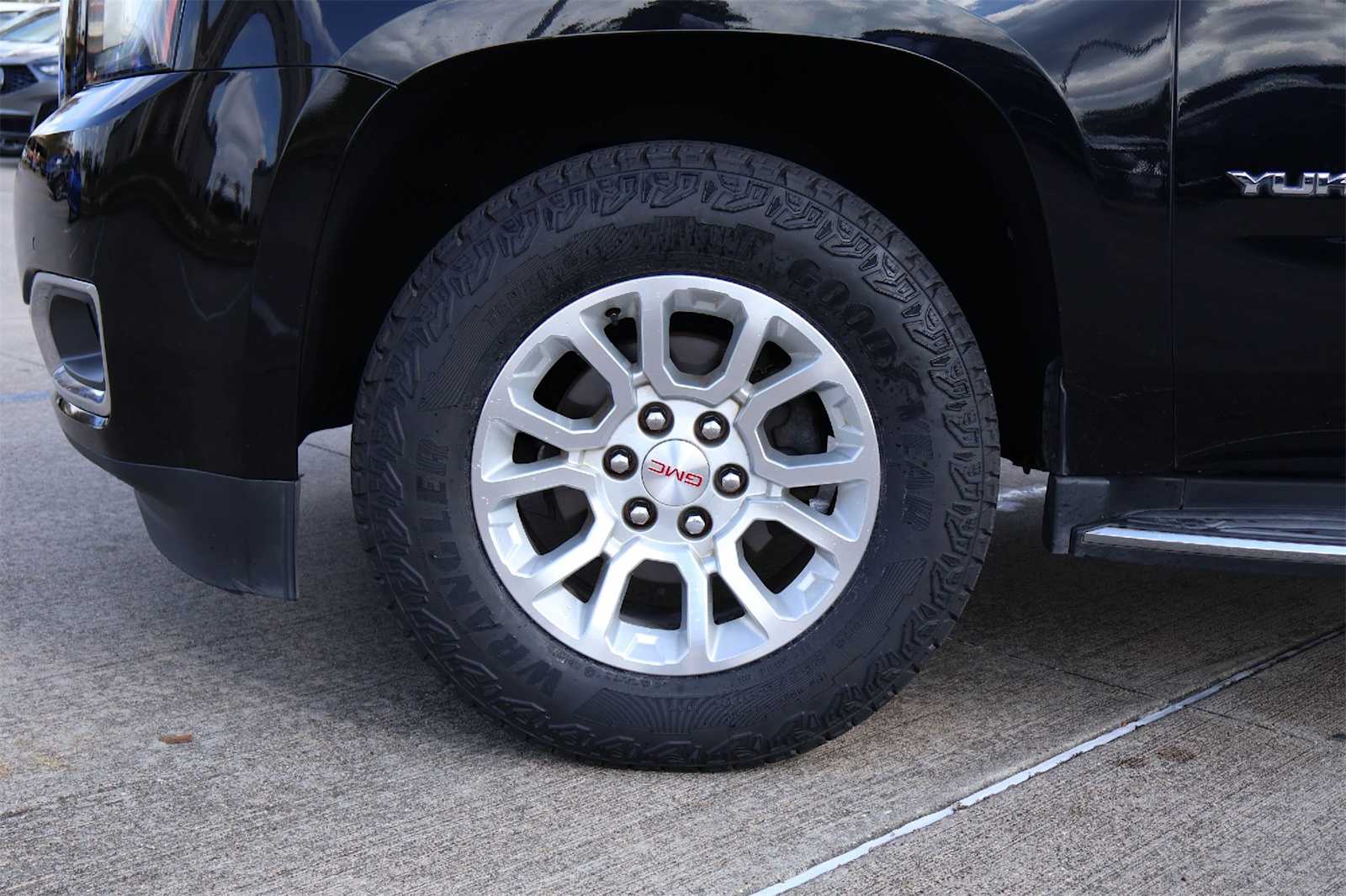 Thumbnail: 2019 GMC Yukon XL - 8