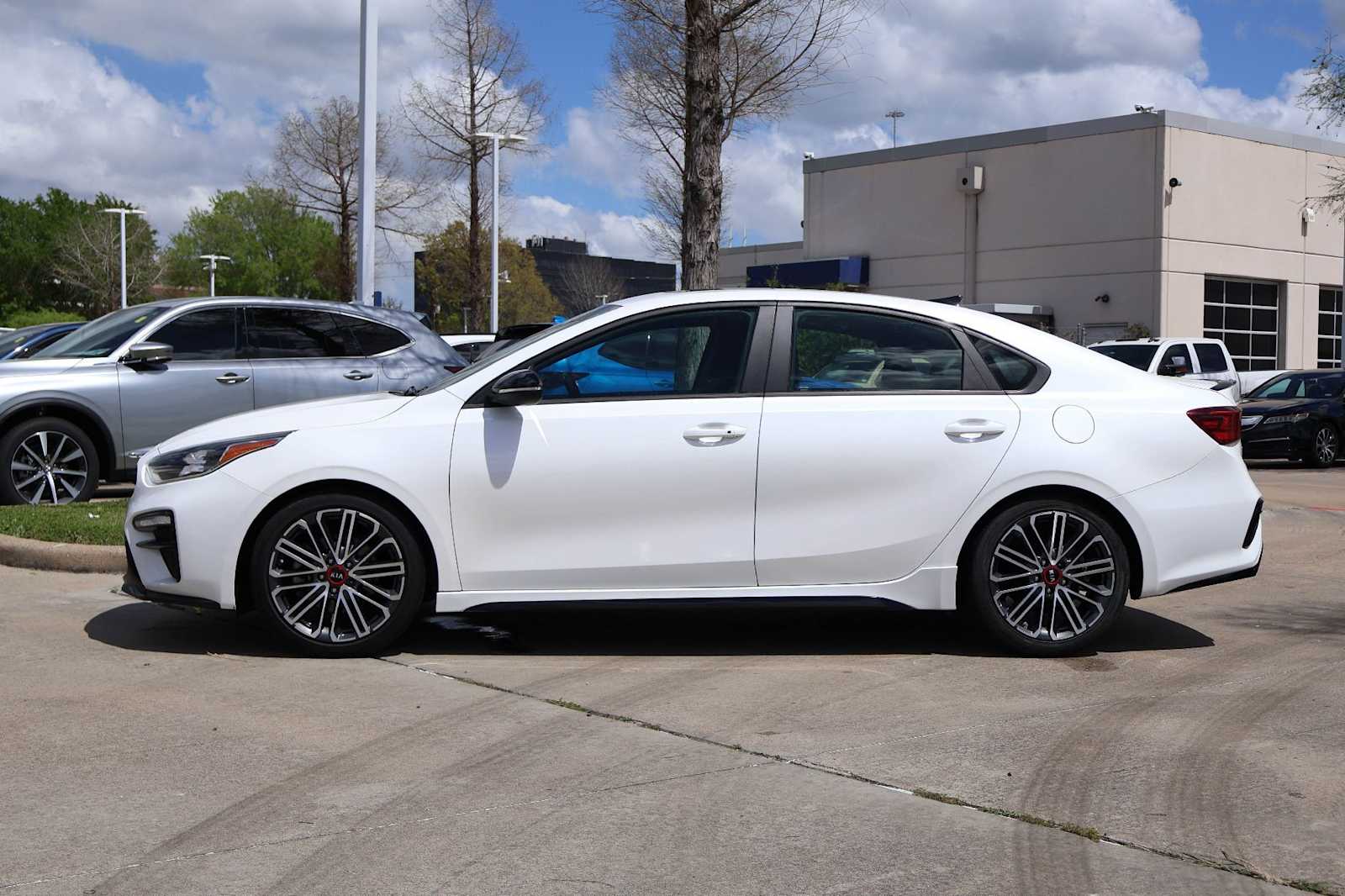 Thumbnail: 2020 Kia Forte - 3