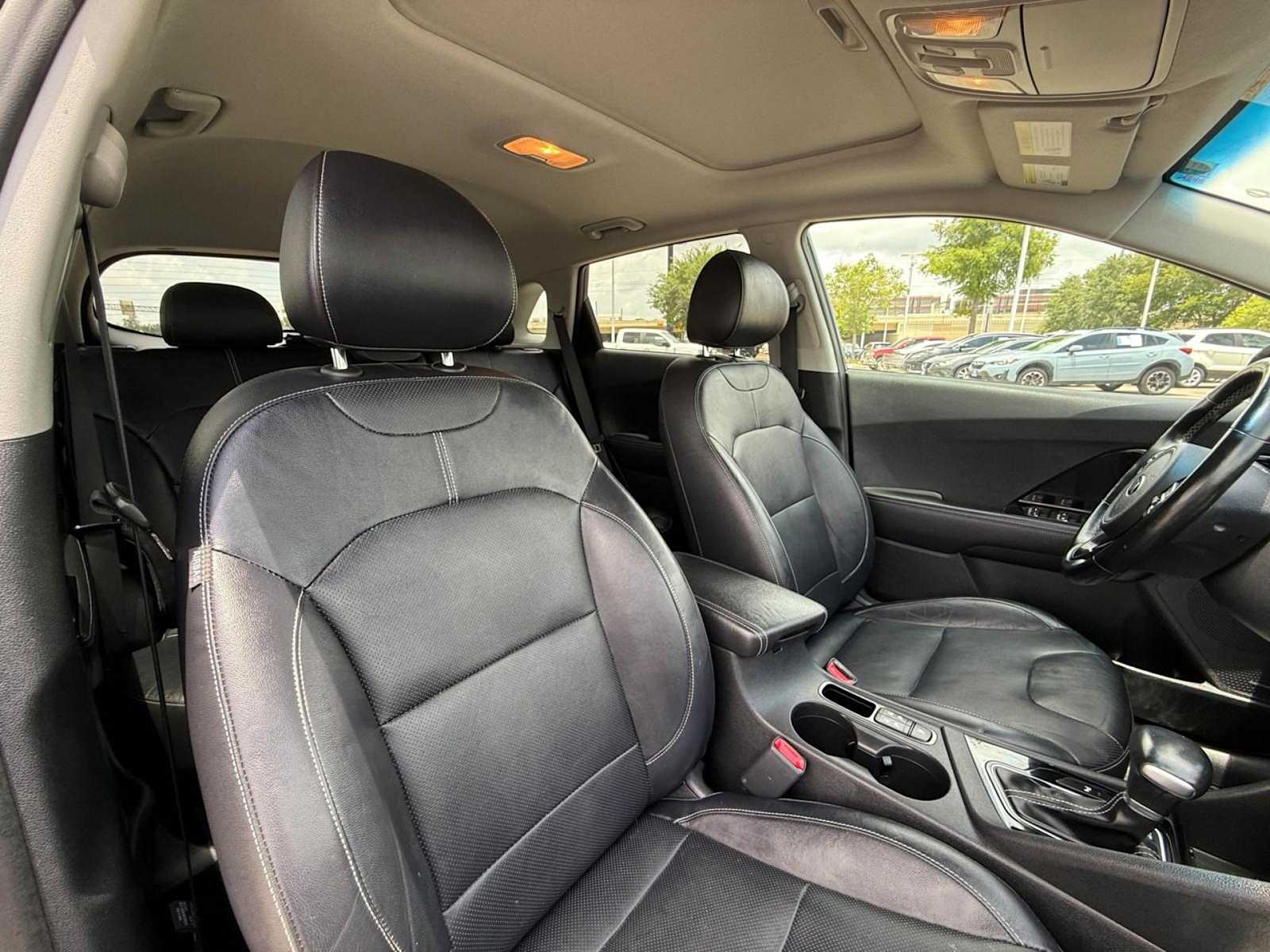2017 Kia Niro Touring 14