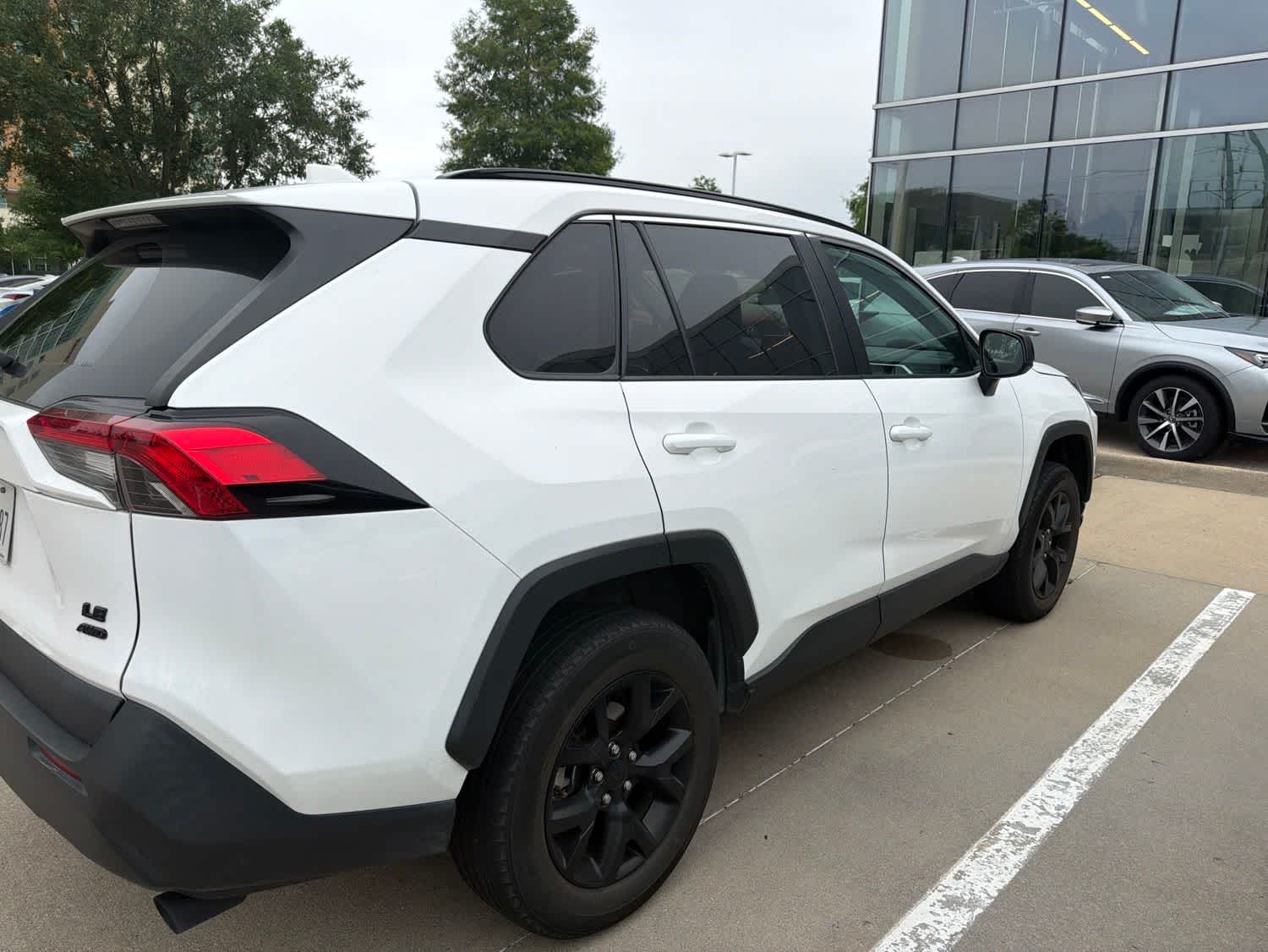 Thumbnail: 2021 Toyota RAV4 - 4