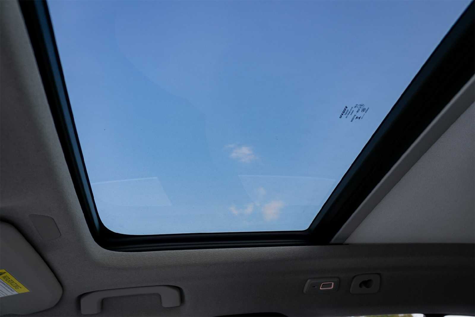 Thumbnail: 2024 Volvo XC40 - 29