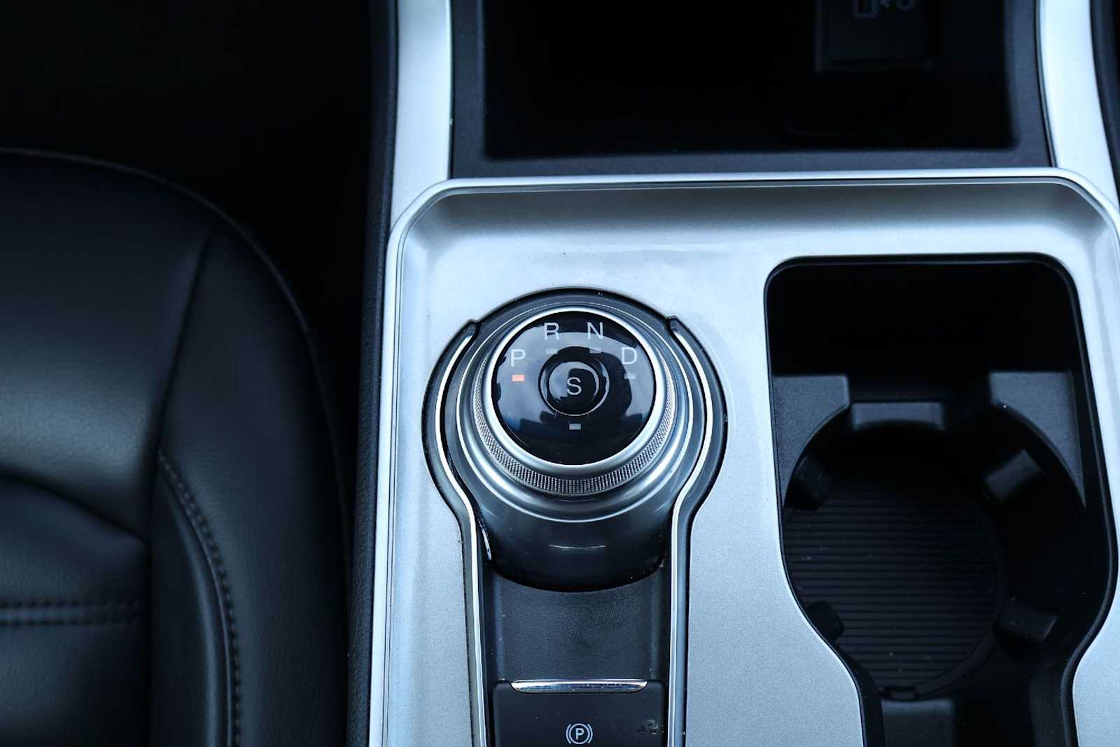 Thumbnail: 2024 Ford Edge - 17