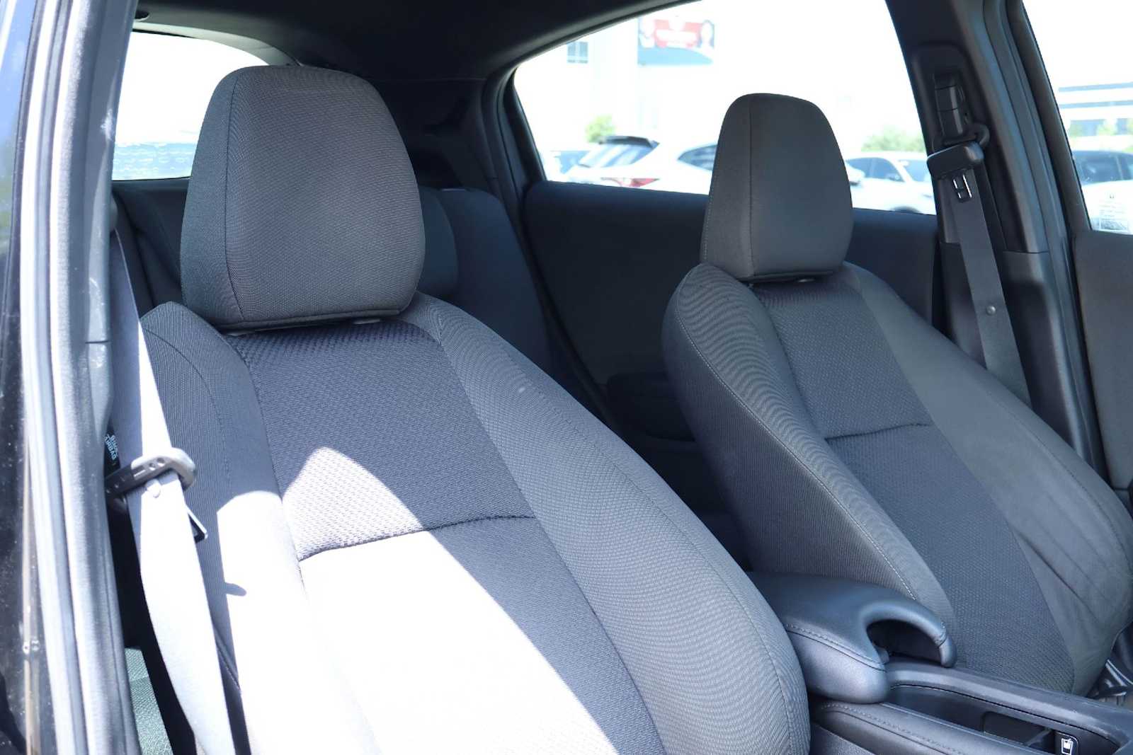 Thumbnail: 2019 Honda HR-V - 14
