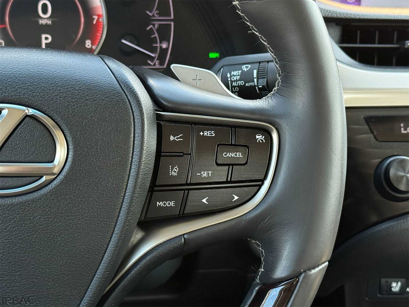 Thumbnail: 2019 Lexus ES - 23