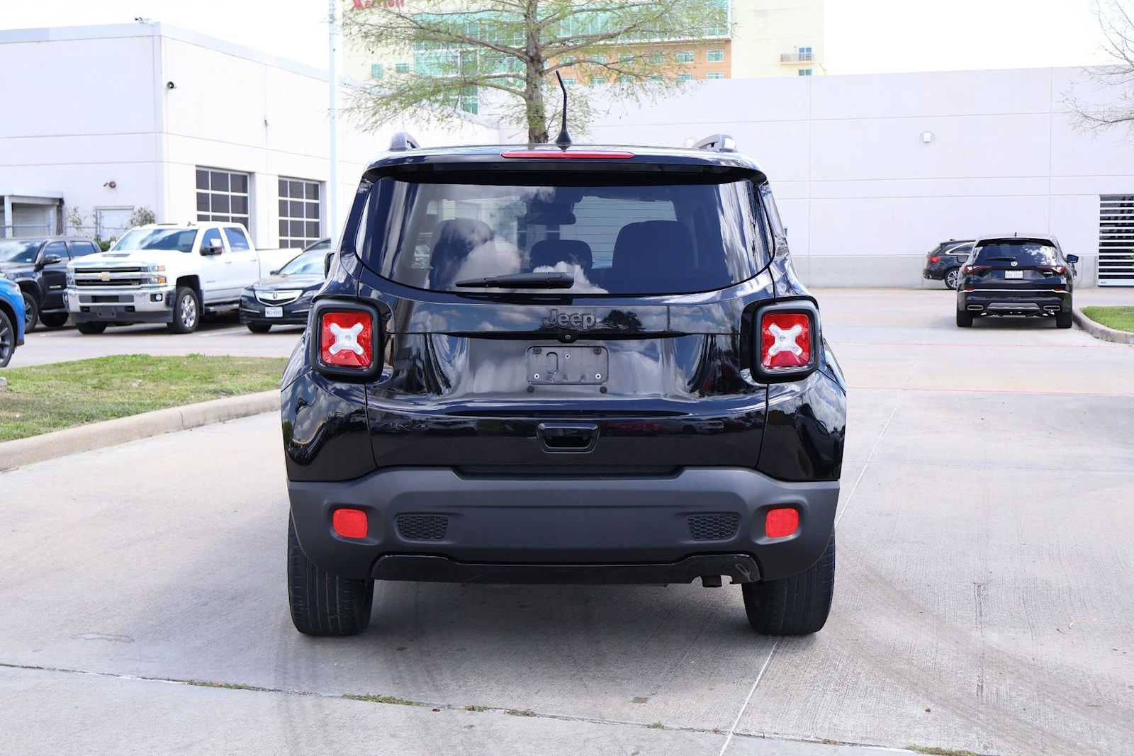 Thumbnail: 2018 Jeep Renegade - 5