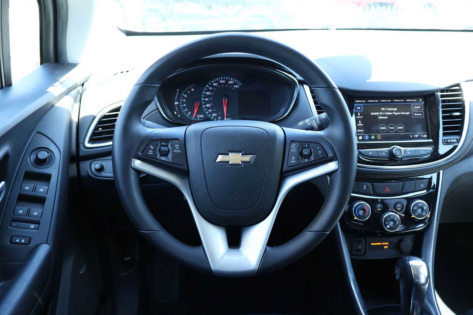 Thumbnail: 2018 Chevrolet Trax - 15