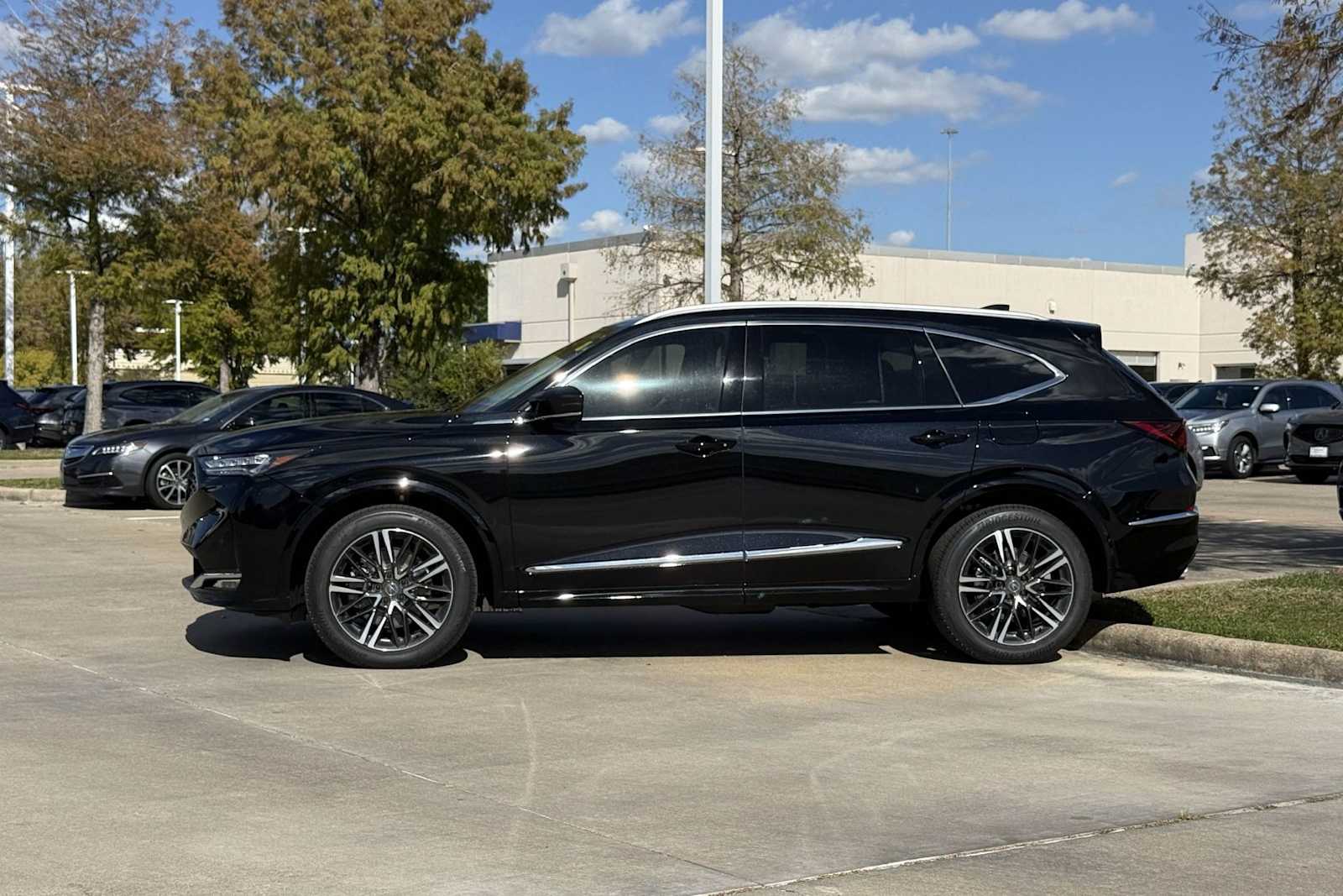 Thumbnail: 2026 Acura MDX - 3