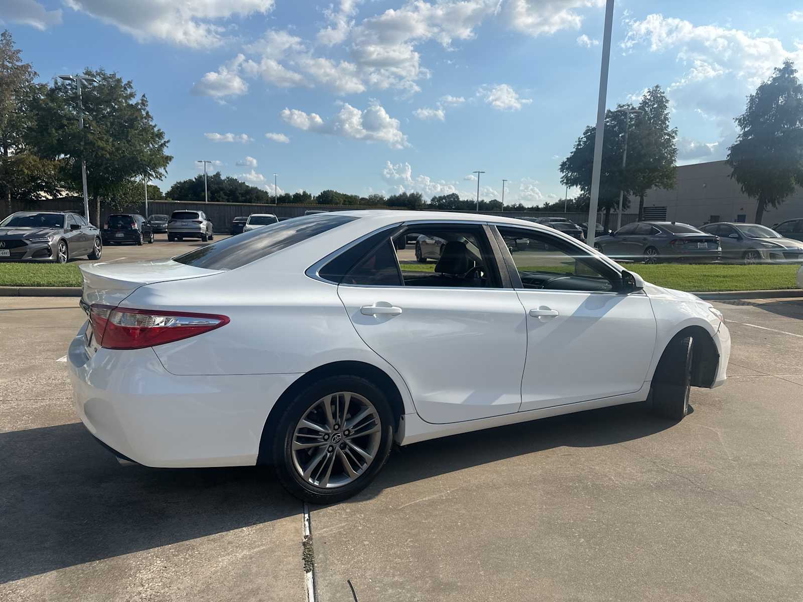 Thumbnail: 2016 Toyota Camry - 5