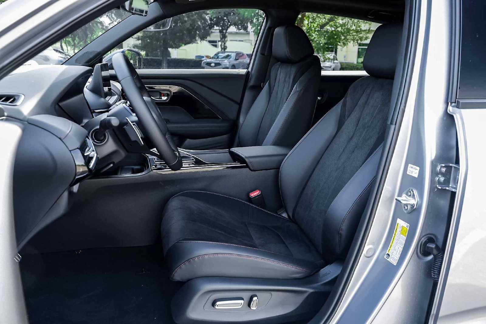 Thumbnail: 2025 Acura ADX - 11