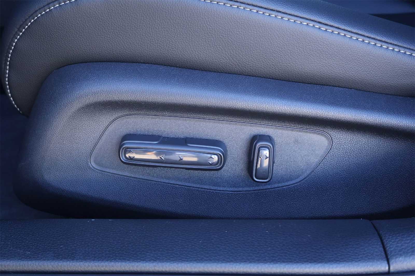 Thumbnail: 2025 Acura Integra - 24