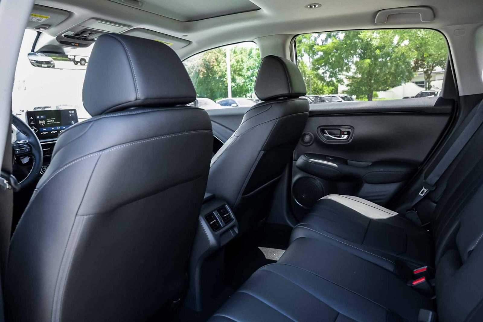 Thumbnail: 2025 Acura ADX - 12