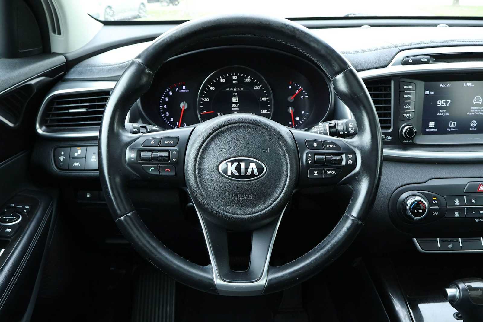 Thumbnail: 2018 Kia Sorento - 15