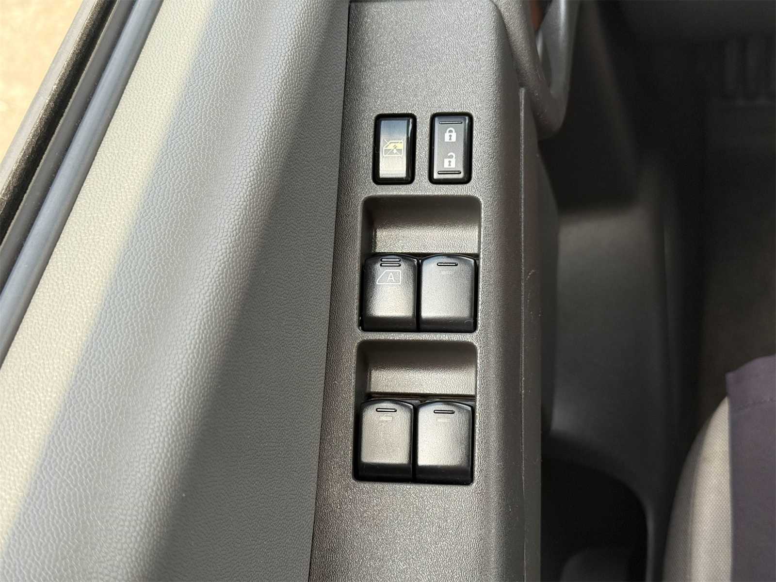 Thumbnail: 2013 Nissan Xterra - 24