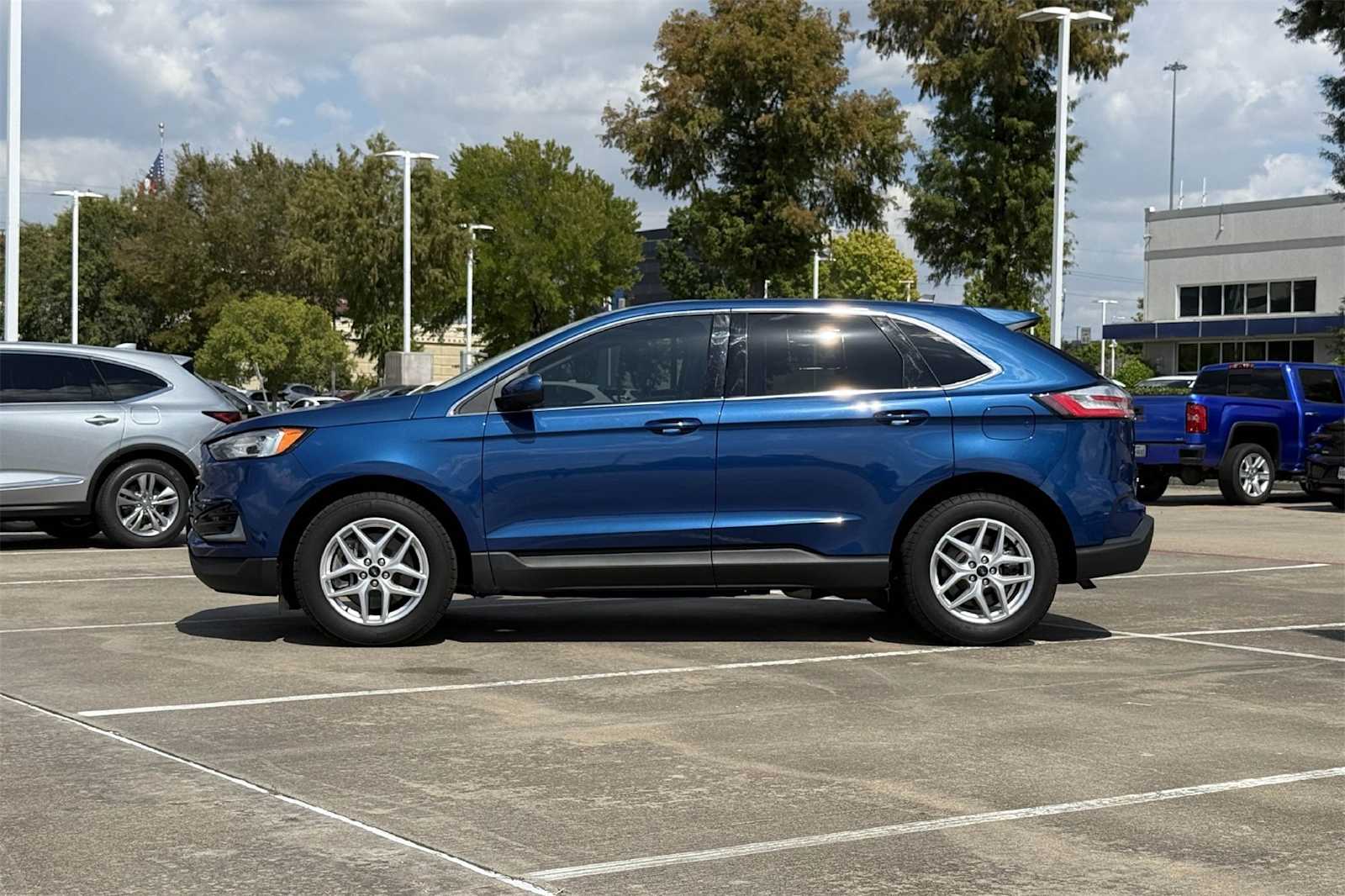 Thumbnail: 2023 Ford Edge - 3