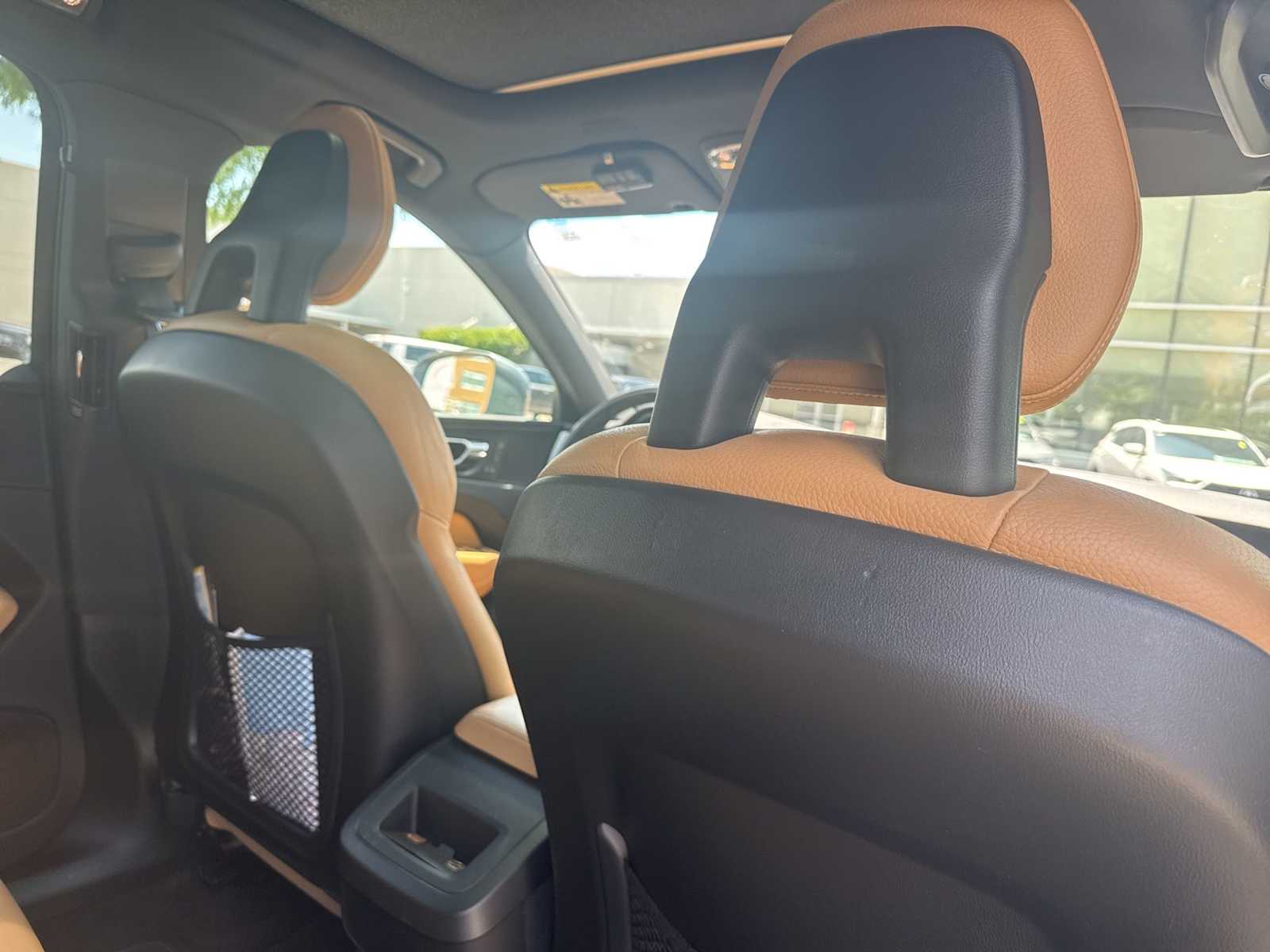 Thumbnail: 2018 Volvo XC60 - 11