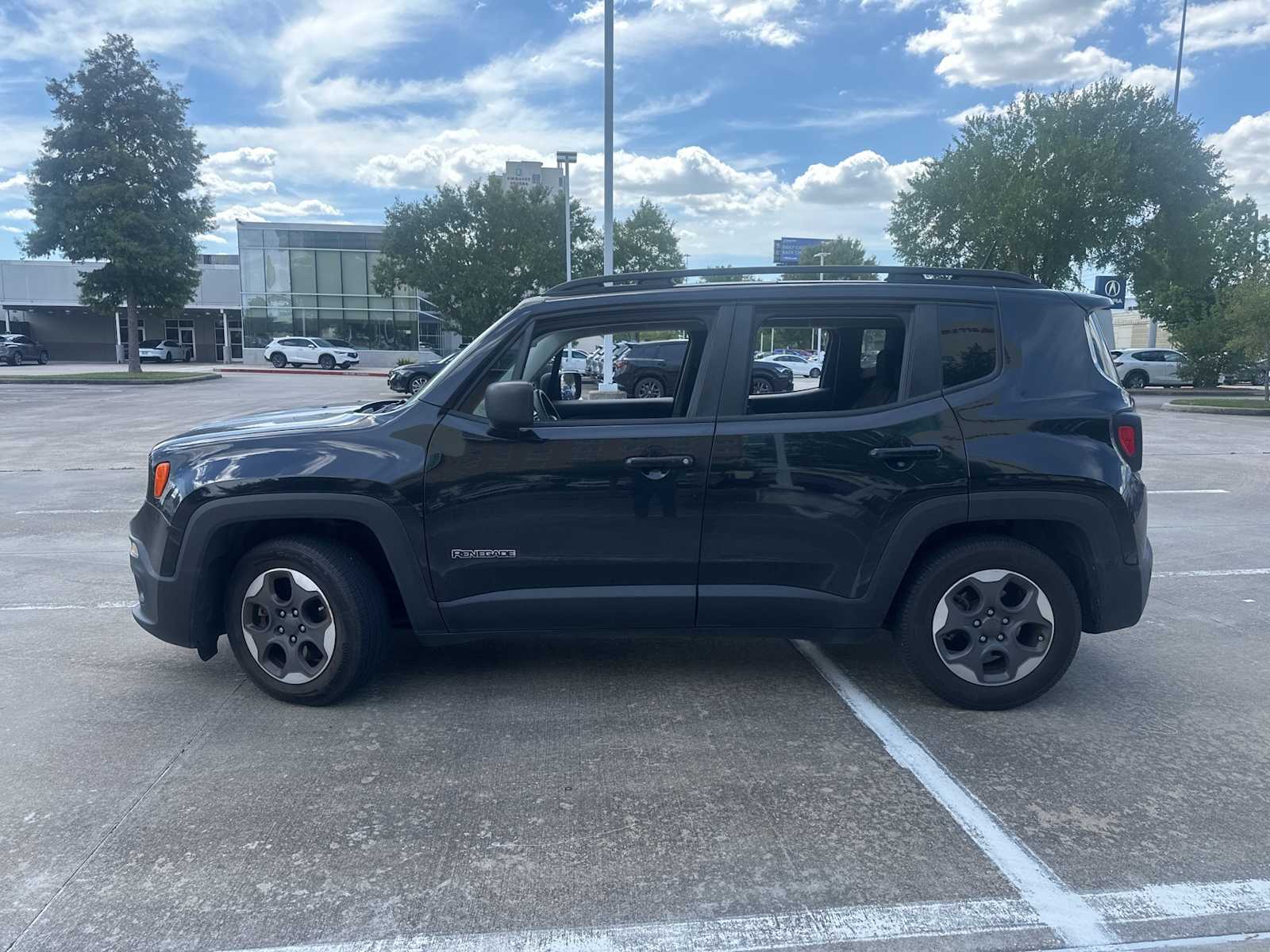 Thumbnail: 2016 Jeep Renegade - 3