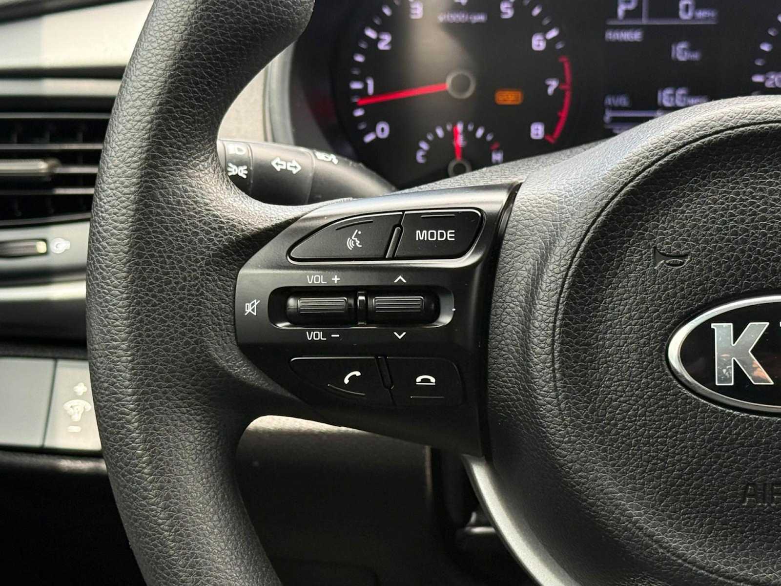 Thumbnail: 2020 Kia Rio - 22