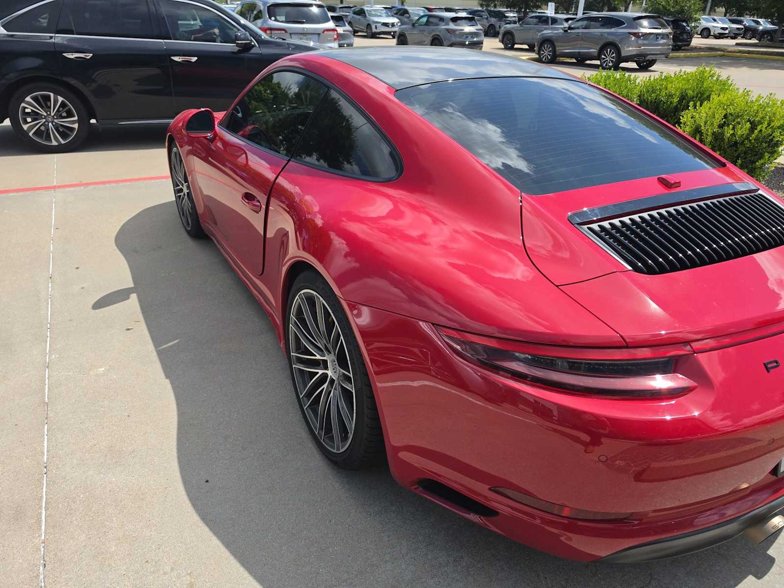 Thumbnail: 2017 Porsche 911 - 6