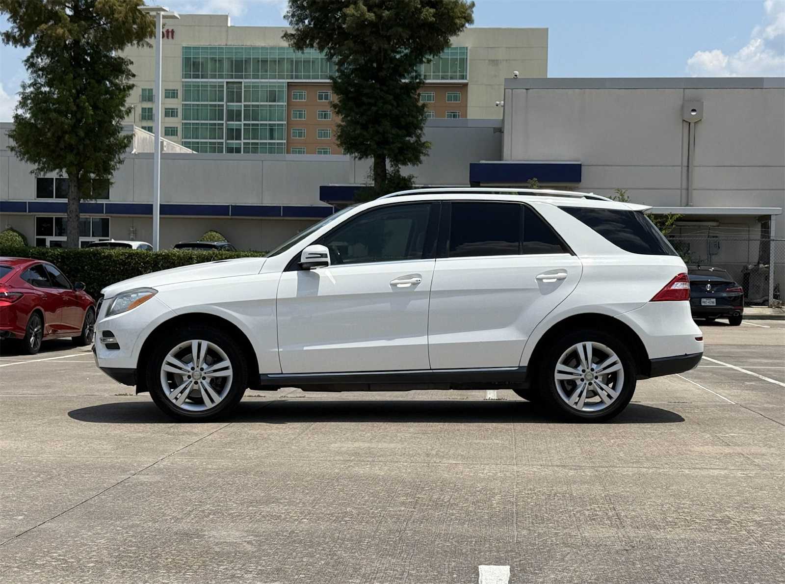 Thumbnail: 2015 Mercedes-Benz M-Class - 3