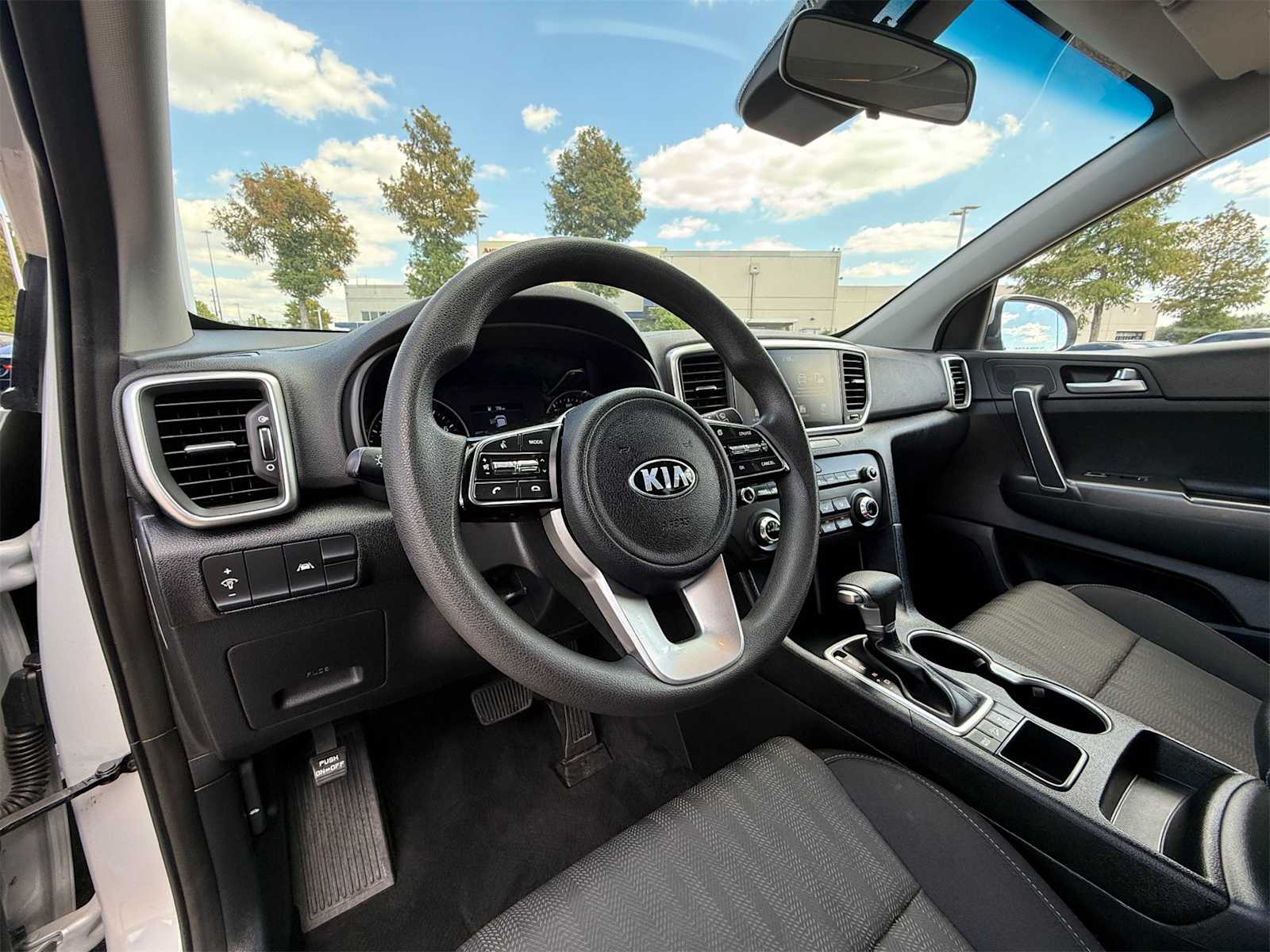 2022 Kia Sportage LX photo 2
