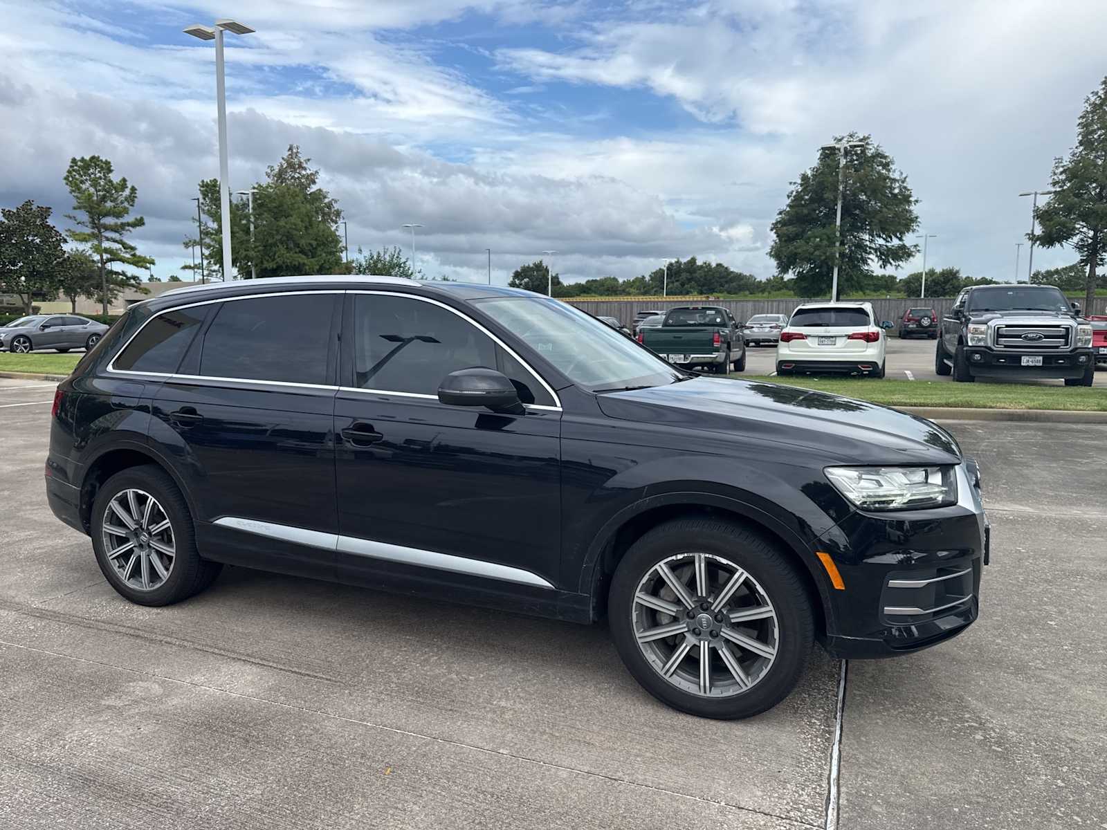Thumbnail: 2019 Audi Q7 - 3