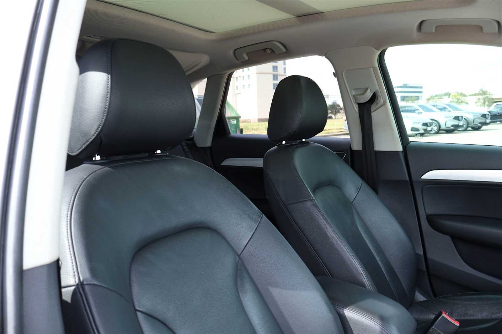 Thumbnail: 2015 Audi Q3 - 14