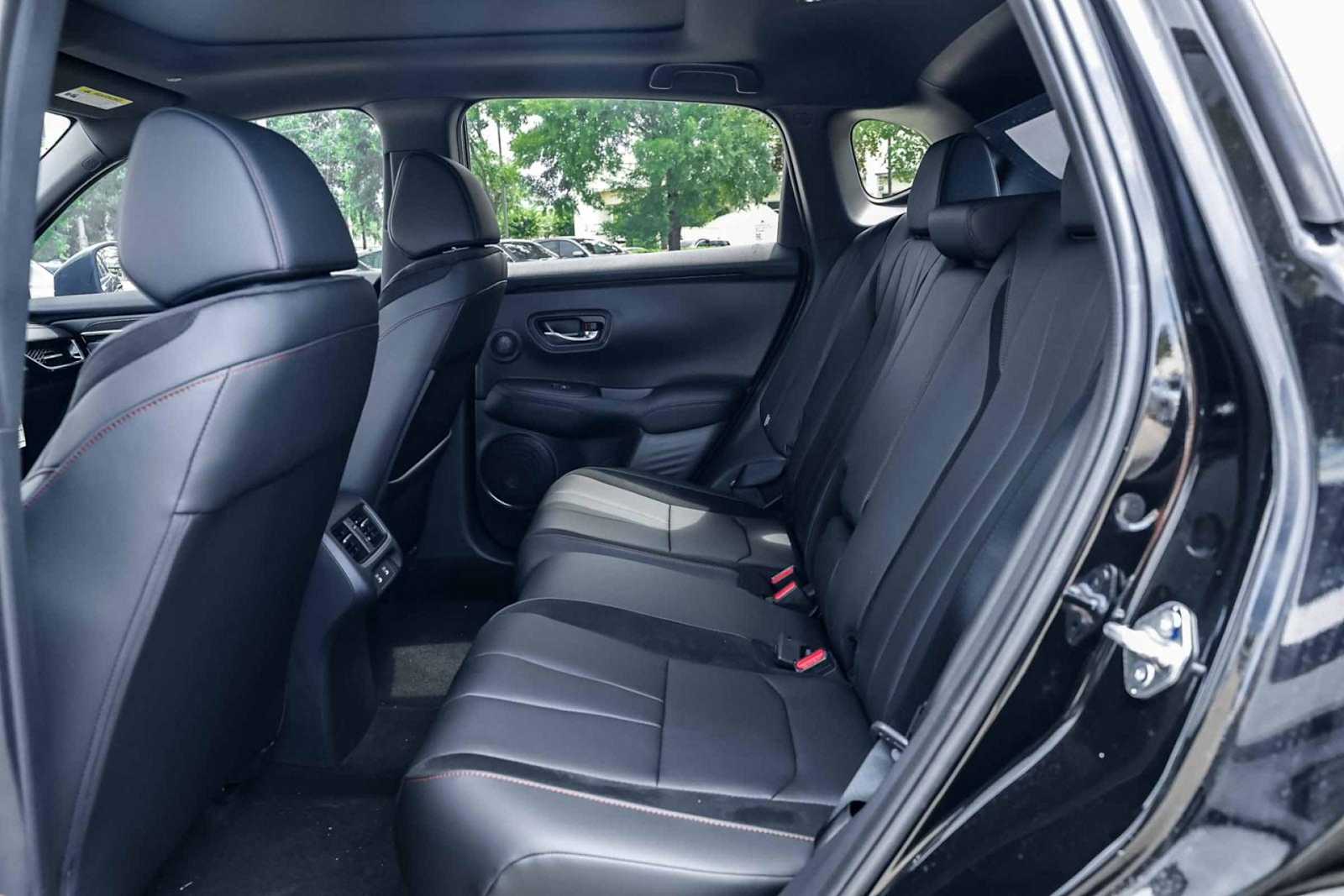 Thumbnail: 2025 Acura ADX - 13