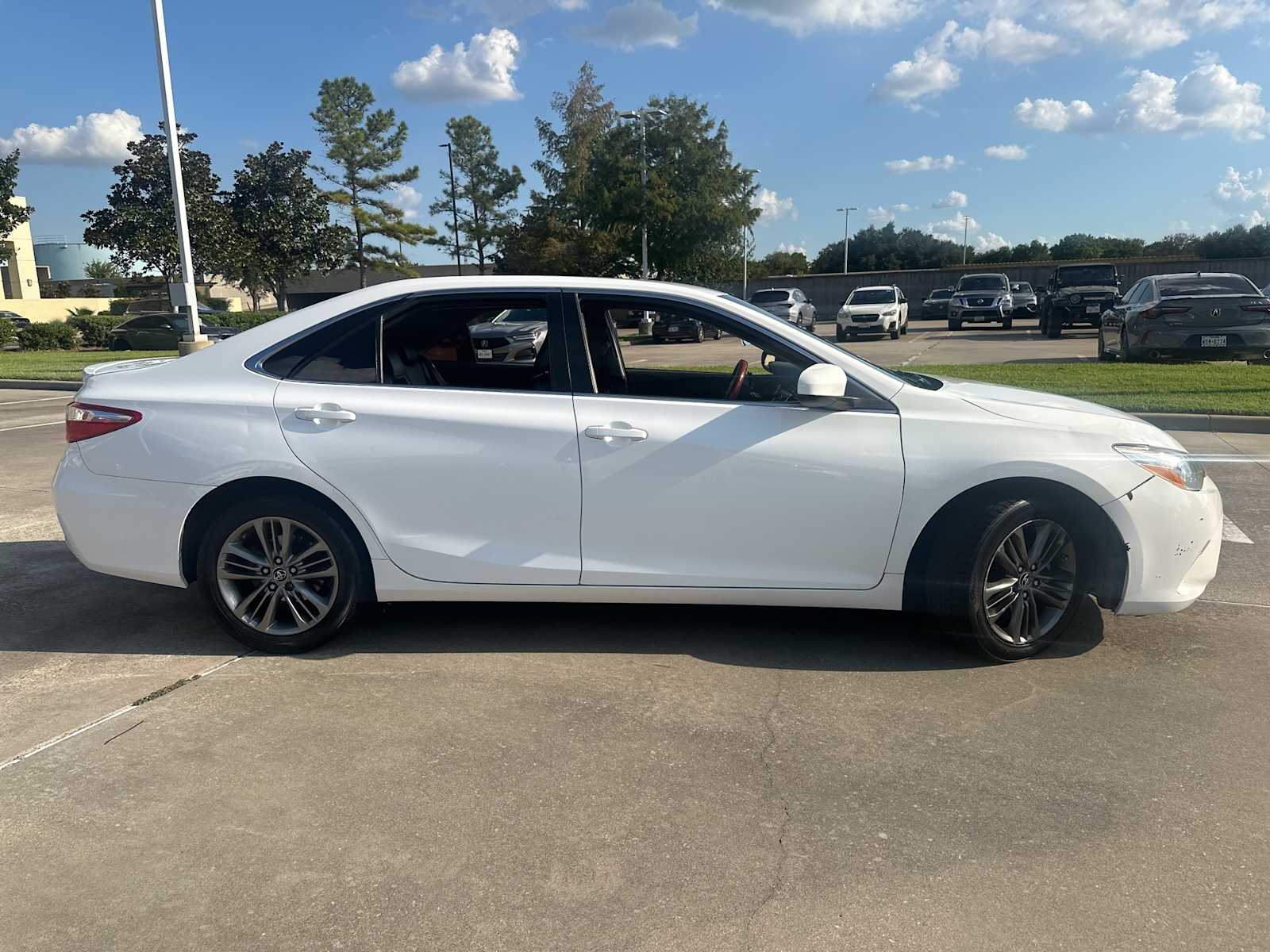 Thumbnail: 2016 Toyota Camry - 4