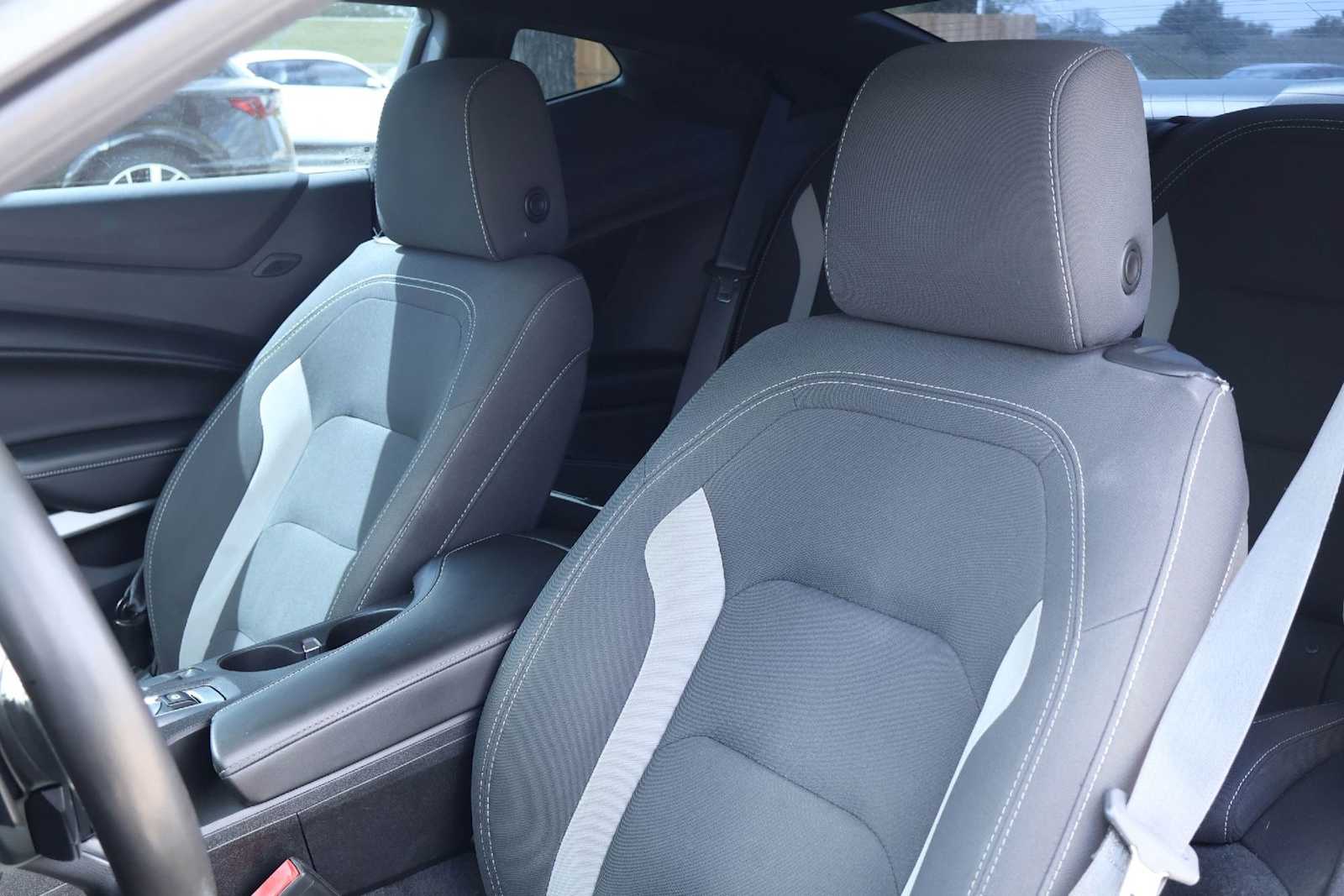 Thumbnail: 2018 Chevrolet Camaro - 11