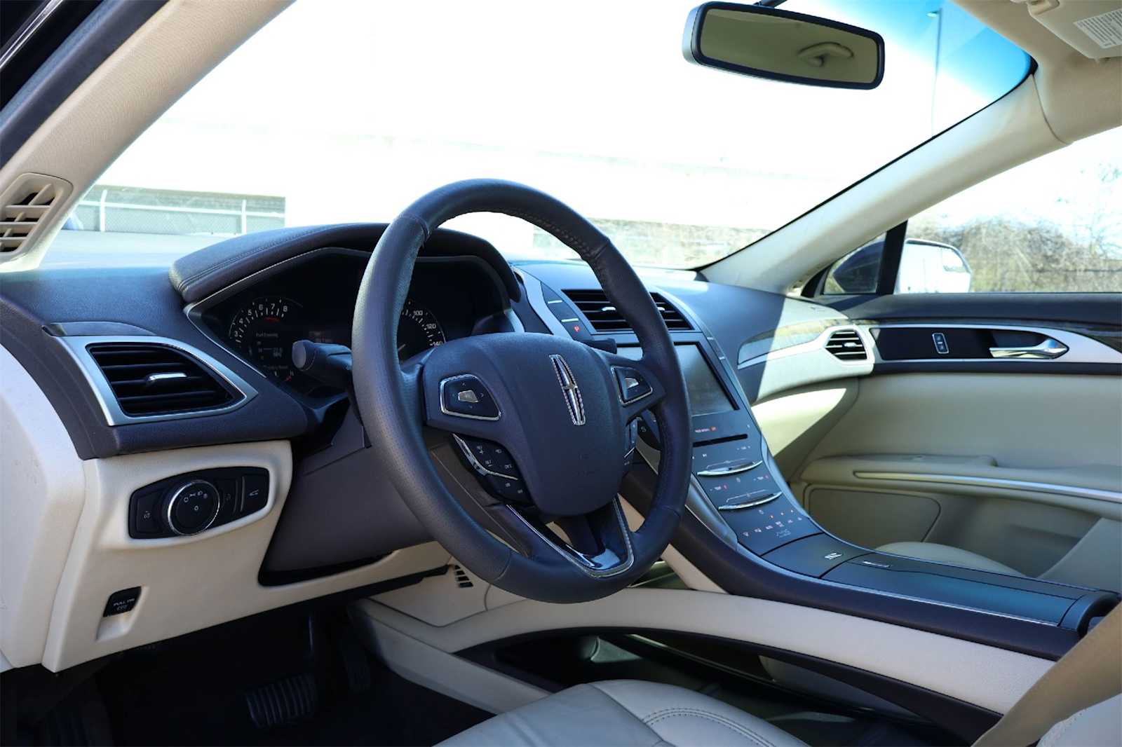 Thumbnail: 2014 Lincoln MKZ - 2