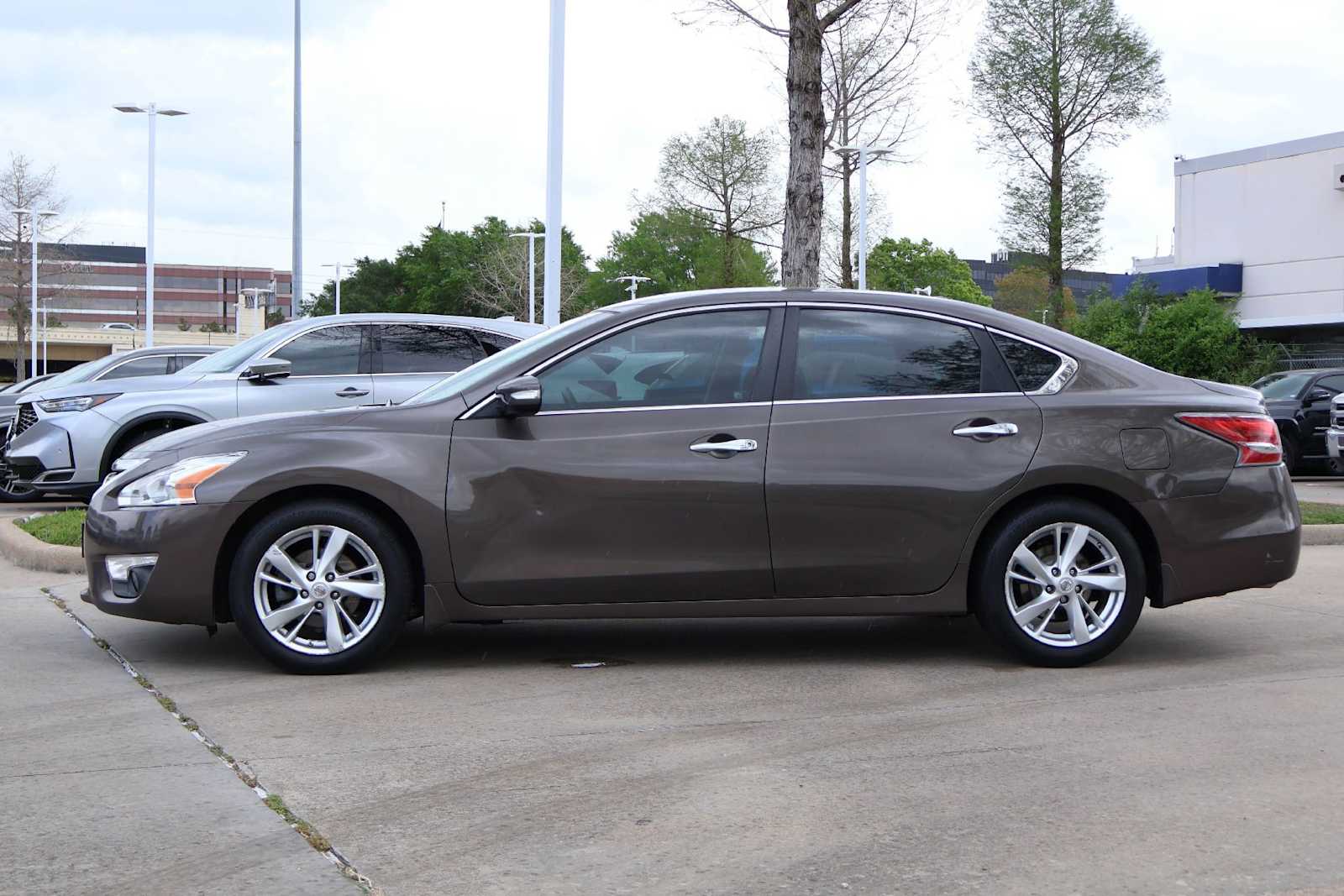Thumbnail: 2015 Nissan Altima - 3
