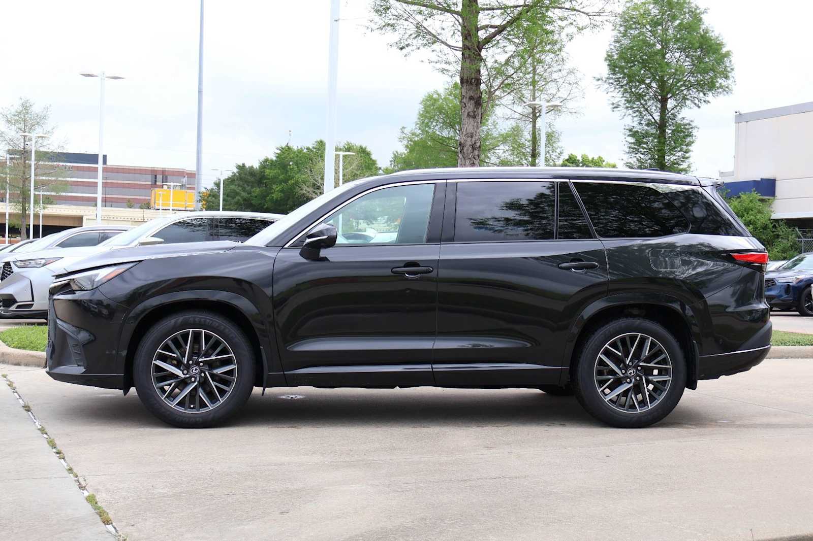 Thumbnail: 2024 Lexus TX - 3