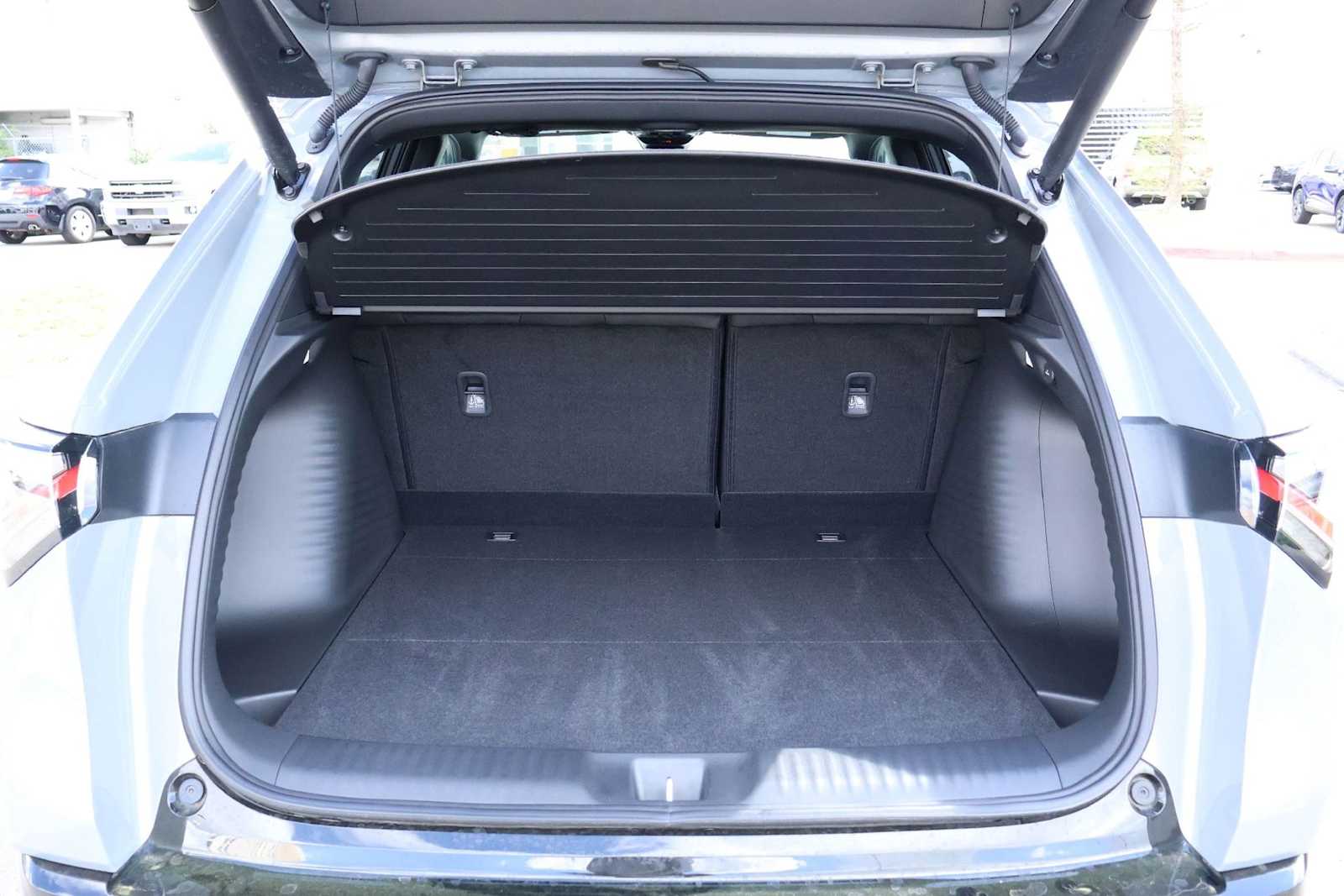 Thumbnail: 2025 Acura ADX - 19