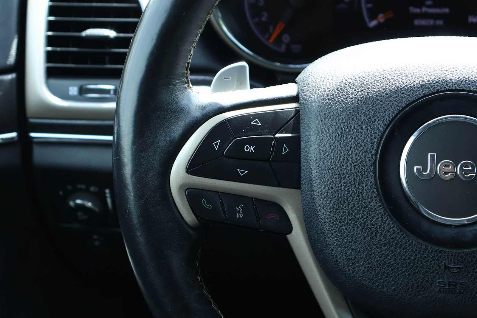 Thumbnail: 2017 Jeep Grand Cherokee - 22
