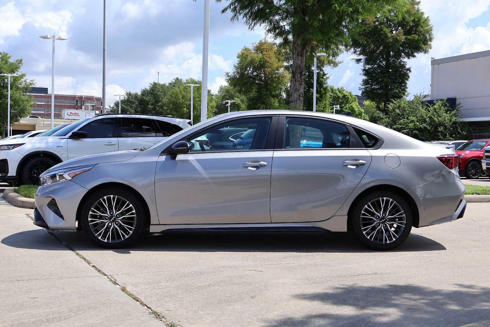 Thumbnail: 2024 Kia Forte - 3