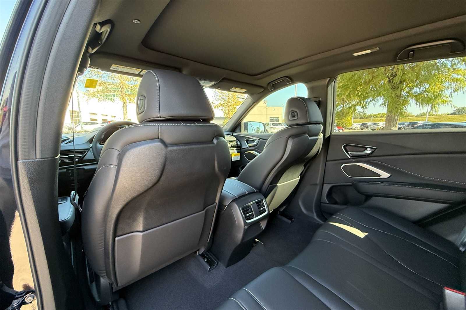 Thumbnail: 2025 Acura RDX - 12