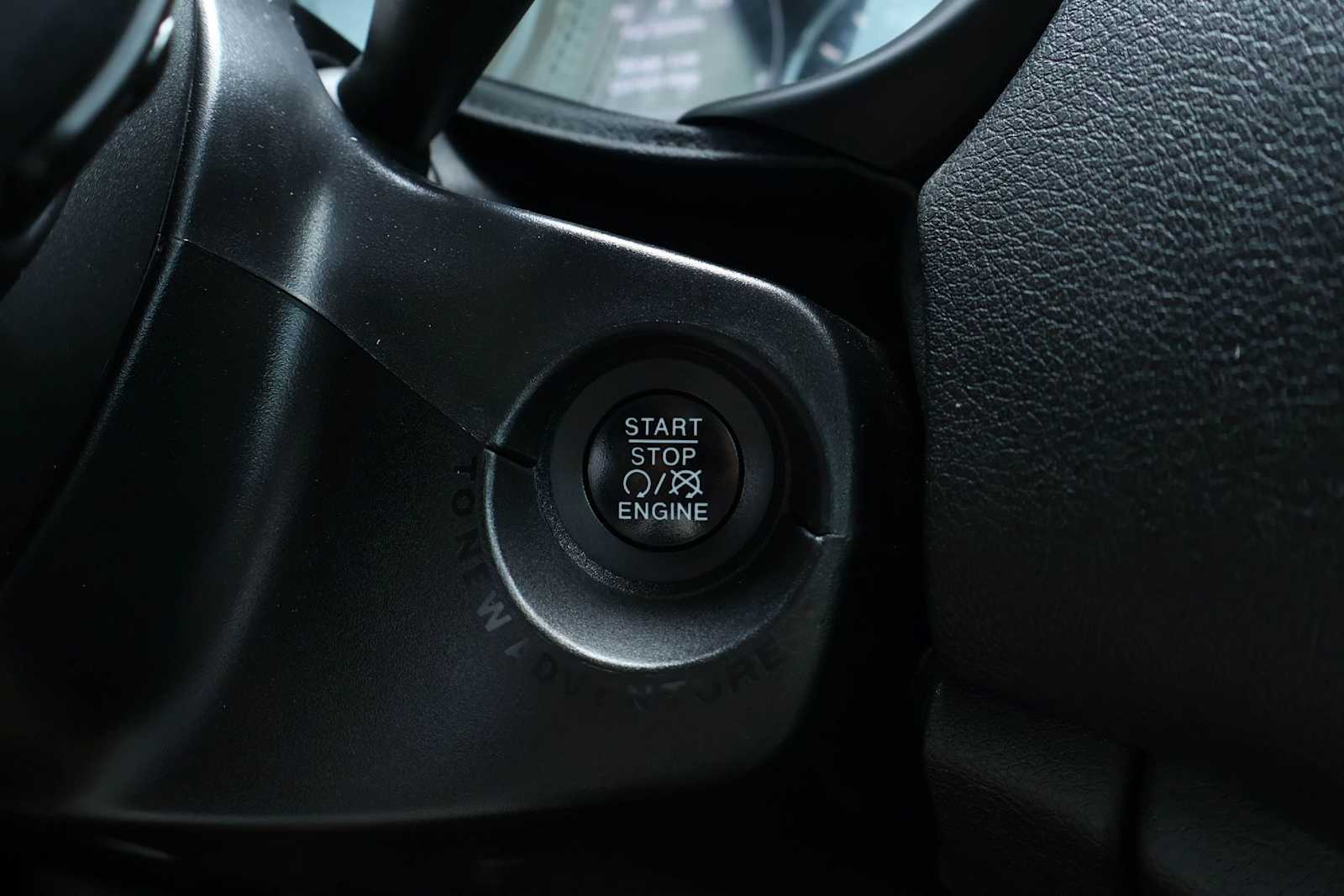 Thumbnail: 2016 Jeep Renegade - 25