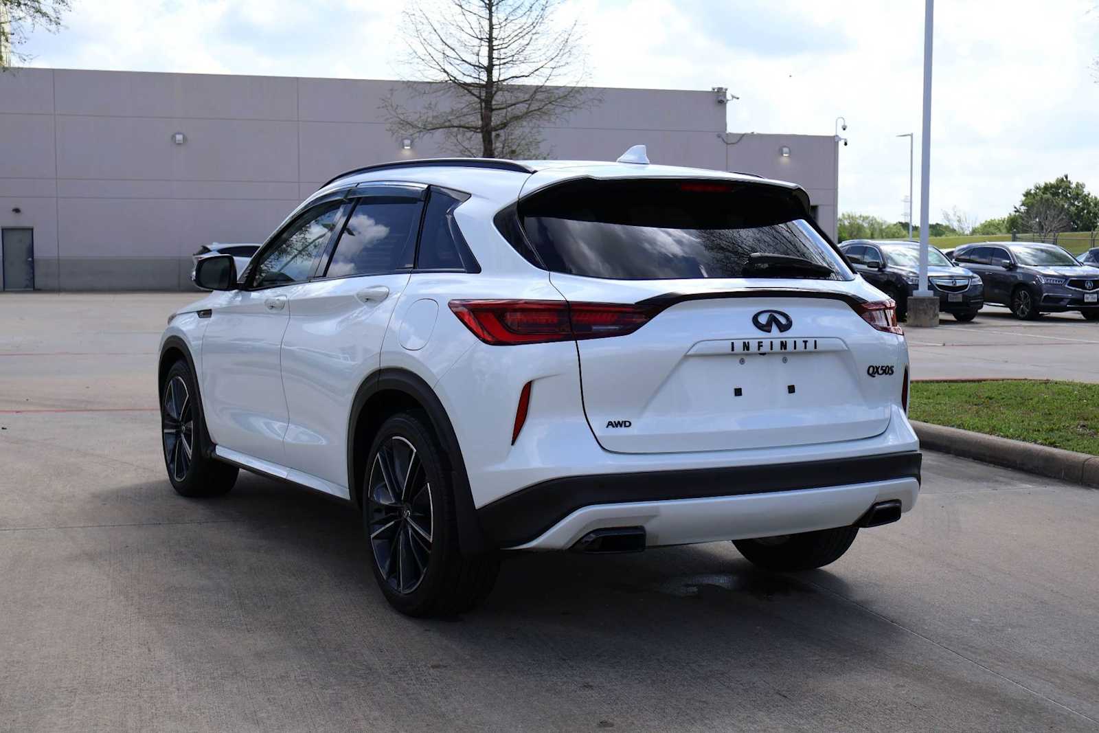 Thumbnail: 2025 INFINITI QX50 - 4