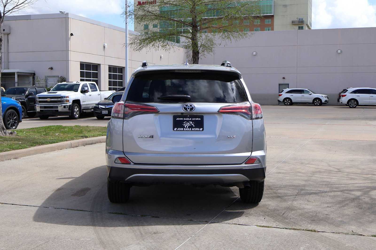 Thumbnail: 2018 Toyota RAV4 - 5