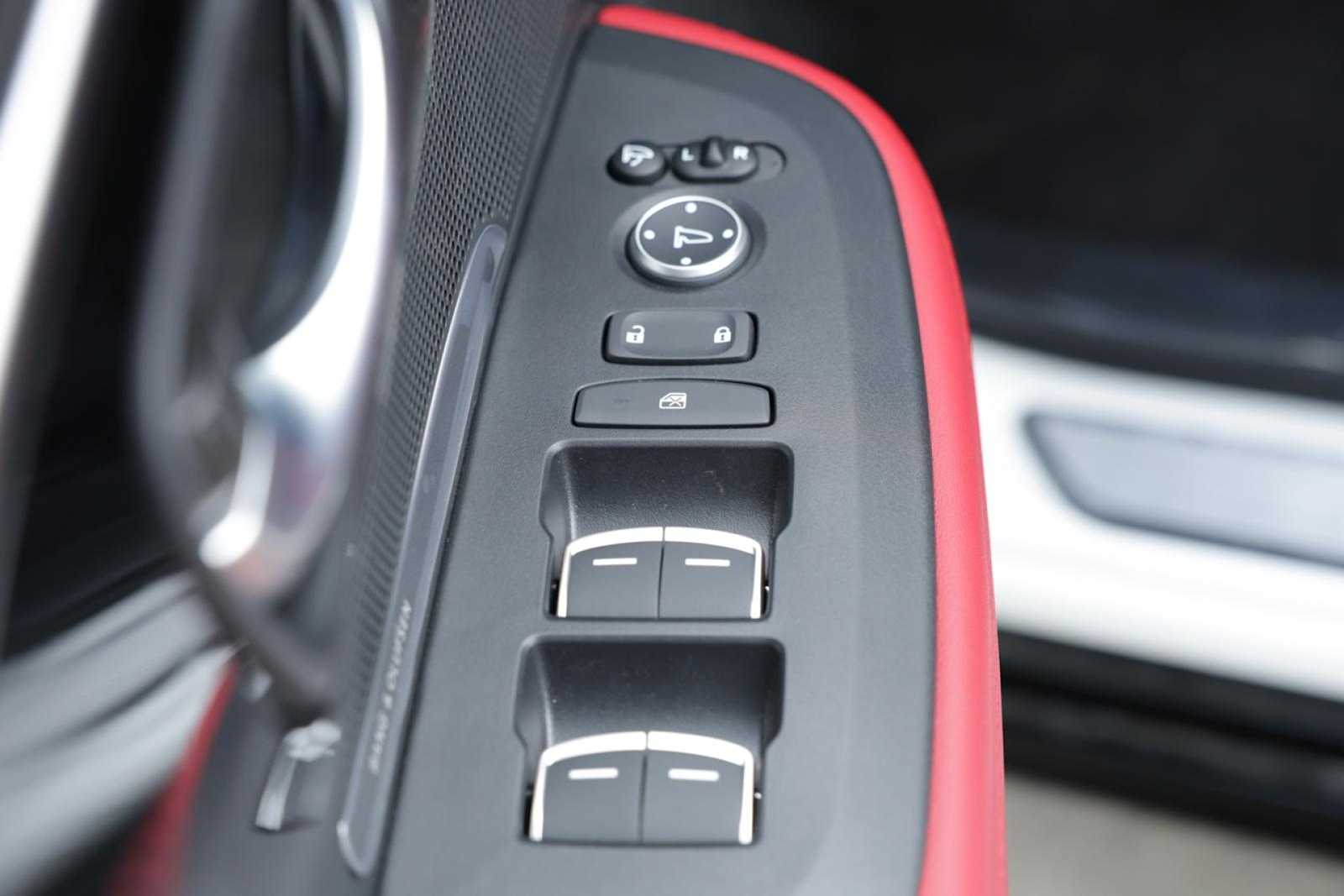 Thumbnail: 2025 Acura ADX - 26